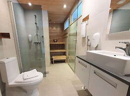 Levi Suites Levi Gold