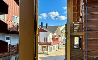 Levi Suites Levi Gold