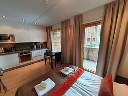 Levi Suites Levi Gold