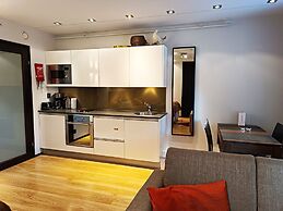 Levi Suites Levi Gold