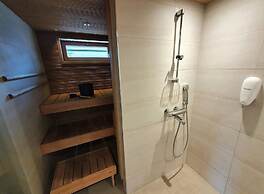 Levi Suites Levi Gold