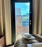 Levi Suites Levi Gold