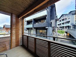 Levi Suites Levi Gold