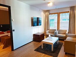 Levi Suites Levi Gold