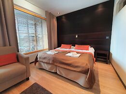 Levi Suites Levi Gold