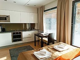 Levi Suites Levi Gold