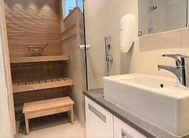 Levi Suites Levi Gold