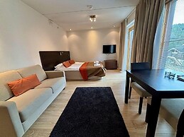 Levi Suites Levi Gold