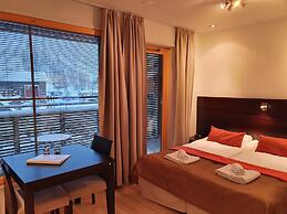 Levi Suites Levi Gold