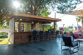 Sea Breeze Hotel & Apartments