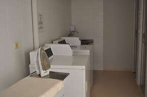 Sea Breeze Hotel & Apartments