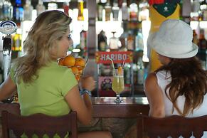 Sea Breeze Hotel & Apartments