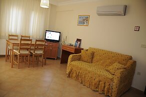 Sea Breeze Hotel & Apartments