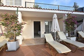 Sea Breeze Hotel & Apartments