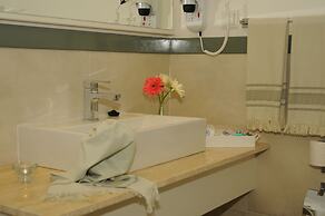 Sea Breeze Hotel & Apartments