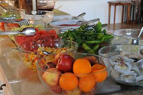 Sea Breeze Hotel & Apartments