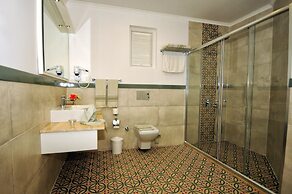 Sea Breeze Hotel & Apartments