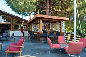 Sea Breeze Hotel & Apartments