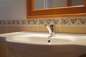 Sea Breeze Hotel & Apartments