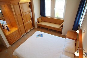 Sea Breeze Hotel & Apartments