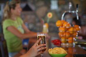 Sea Breeze Hotel & Apartments