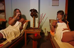 Sea Breeze Hotel & Apartments