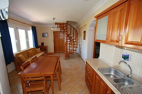 Sea Breeze Hotel & Apartments