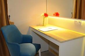 Sea Breeze Hotel & Apartments