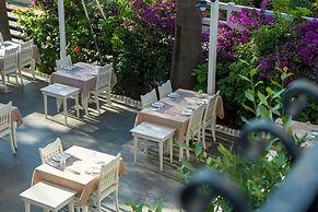 Sea Breeze Hotel & Apartments