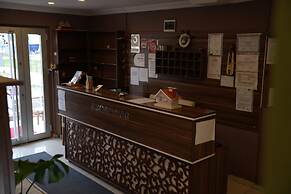 Defne Hotel
