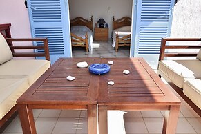 Tzivras Villa & Apartments