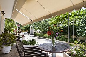 Tzivras Villa & Apartments