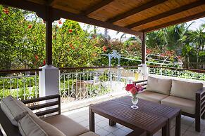 Tzivras Villa & Apartments