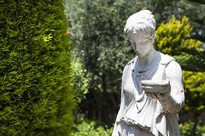 Tzivras Villa & Apartments