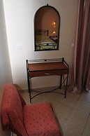 Tzivras Villa & Apartments