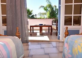 Tzivras Villa & Apartments