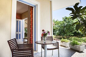 Tzivras Villa & Apartments