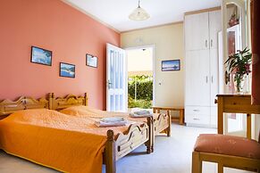 Tzivras Villa & Apartments