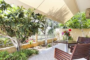 Tzivras Villa & Apartments