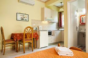 Tzivras Villa & Apartments