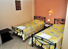 Tzivras Villa & Apartments