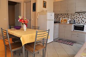 Tzivras Villa & Apartments