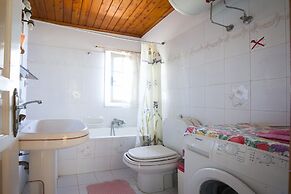 Tzivras Villa & Apartments