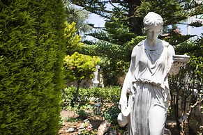 Tzivras Villa & Apartments