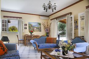 Tzivras Villa & Apartments