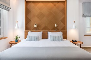 Avra Apartments Venetian Harbour