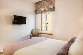 Avra Apartments Venetian Harbour