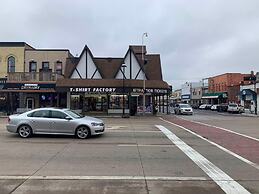 Colonial Motel