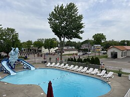 Colonial Motel