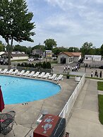 Colonial Motel